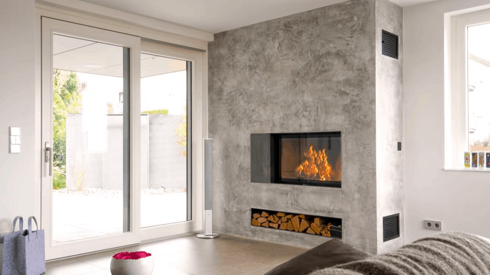 Edle Oberfläche an einem Kamin