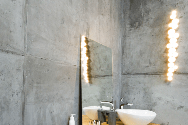 Zeitloses Design im Bad: Betonoptik an der Wand